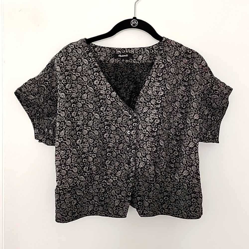 Madewell black & white floral pleated crop top